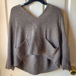 CROPPED SWEATER W/ HOODIE